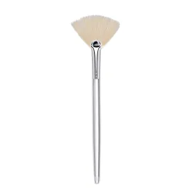 Stiff Fan Brush for Mask Application